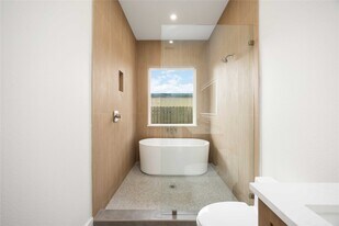 422 E 41st St in Houston, TX - Building Photo