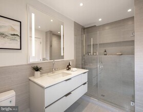 900 N 9th St in Philadelphia, PA - Building Photo - Building Photo