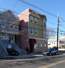 135 Avenue B in Bayonne, NJ - Building Photo - Building Photo