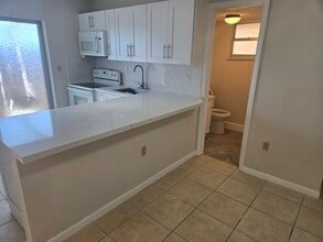 9011 NE 4th Avenue Rd in Miami Shores, FL - Building Photo - Building Photo