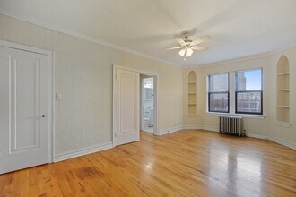 4829 N Damen Ave, Unit 102 in Chicago, IL - Building Photo - Building Photo