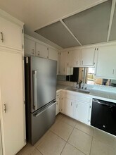 321 S San Vicente Blvd, Unit #805 in Los Angeles, CA - Foto de edificio - Building Photo