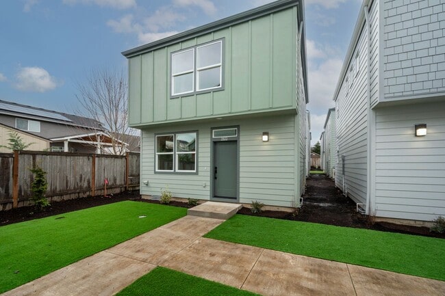 property at 2822 Crater Ln
