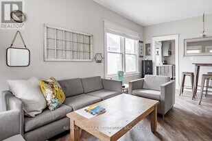 5700 Spring St in Niagara Falls, ON - Building Photo