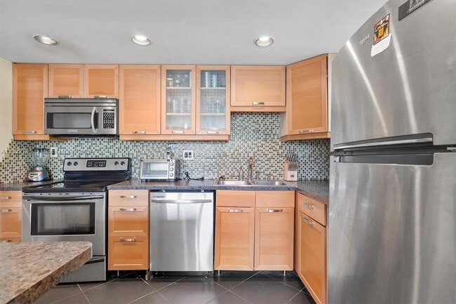 property at 2771 Taft St