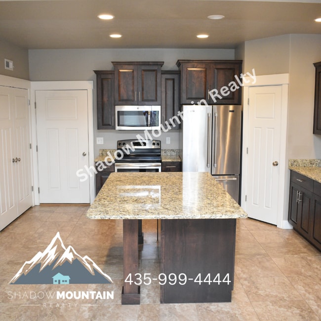 466 E 2170 N in North Logan, UT - Building Photo - Building Photo