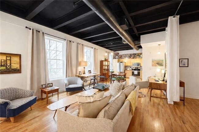 1736 Liberty Ln in Roswell, GA - Foto de edificio - Building Photo