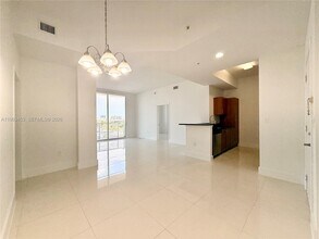 2775 NE 187th St in Aventura, FL - Building Photo - Building Photo