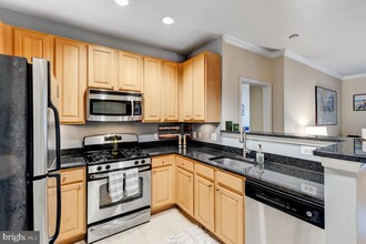 2055 26th St S in Arlington, VA - Building Photo - Building Photo