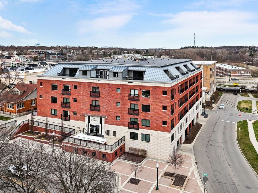 1401 Walnut Blvd in Rochester, MI - Building Photo