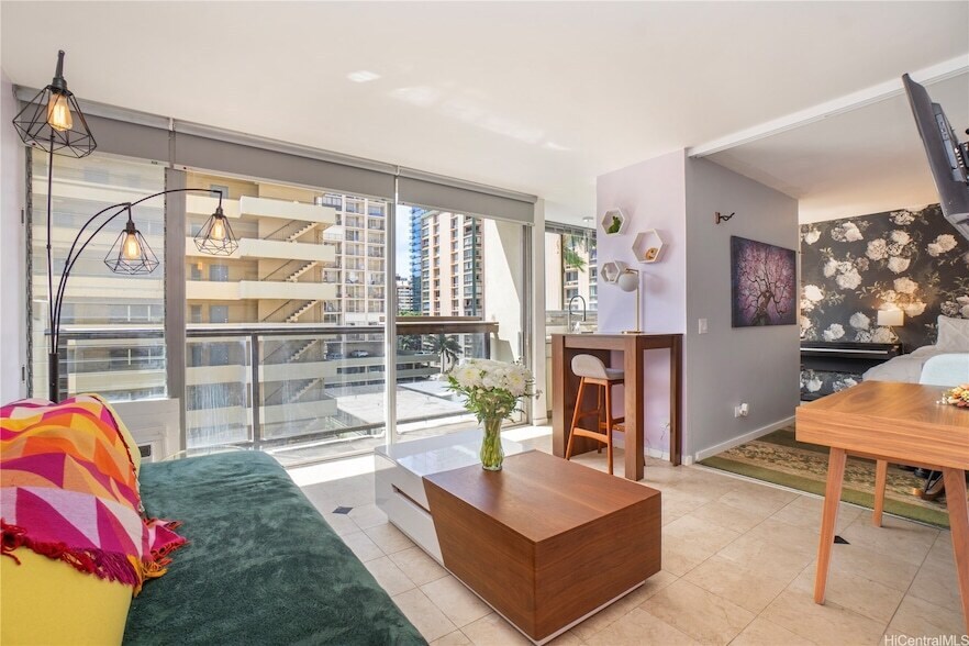 444 Nahua St in Honolulu, HI - Building Photo