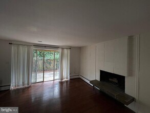 454 Old Lancaster Rd, Unit 5 in Haverford, PA - Building Photo - Building Photo