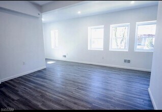 818 S 12th St in Newark, NJ - Building Photo - Building Photo