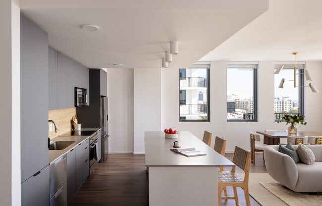 VIV in St. Petersburg, FL - Building Photo - Building Photo