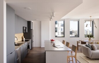 VIV in St. Petersburg, FL - Building Photo - Building Photo