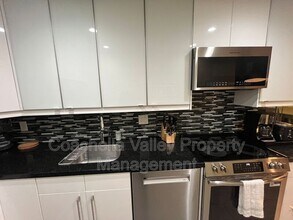 2821 Los Felices Cir W in Palm Springs, CA - Building Photo - Building Photo