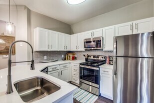 12599 Briar Forest Dr in Houston, TX - Building Photo