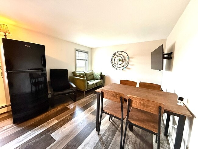 24 McDonald St in Saugerties, NY - Building Photo - Building Photo