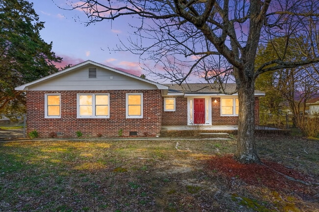 property at 512 E McLean St