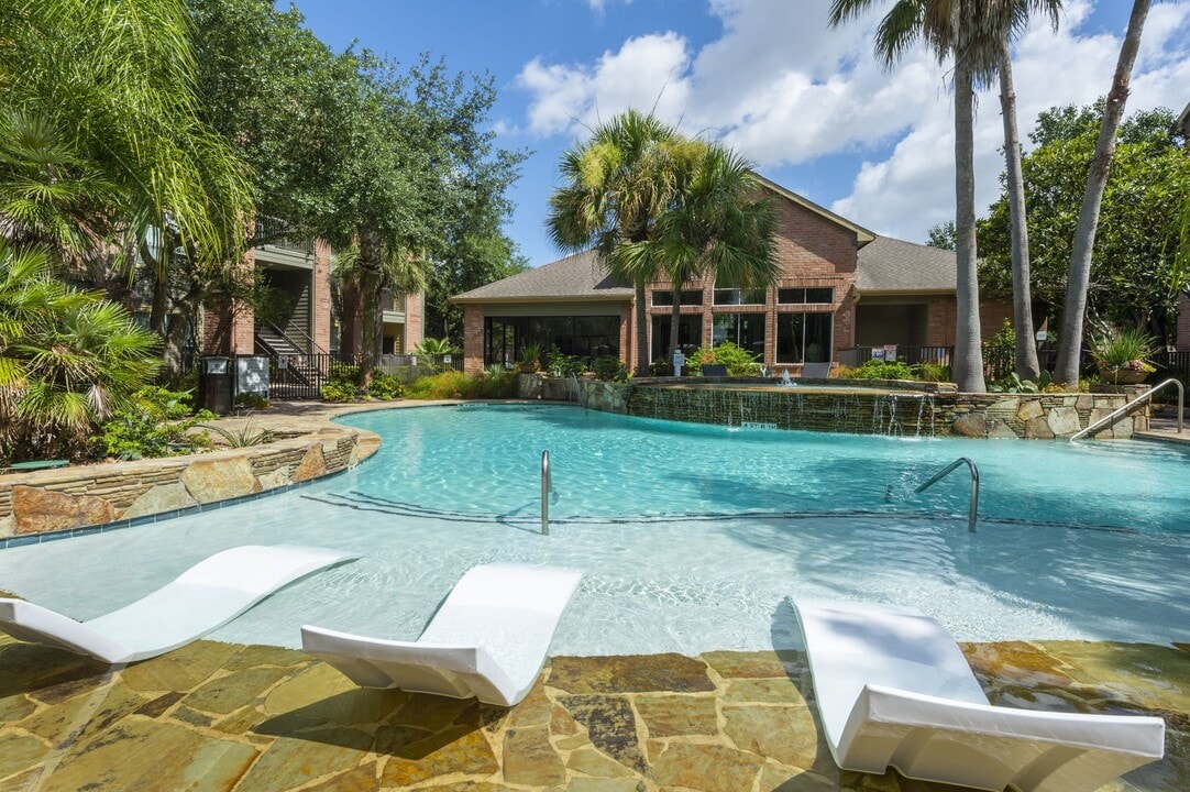 Breakers at Windmill Lakes in Houston, TX - Foto de edificio