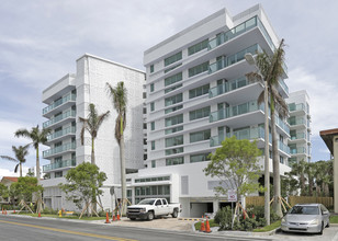 The Palm Residences in Miami Beach, FL - Building Photo - Building Photo