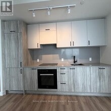 1 Quarrington Lane in North York, ON - Building Photo - Building Photo