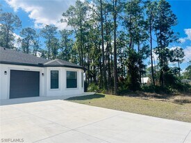 1112 East 12th Street in Lehigh Acres, FL - Building Photo