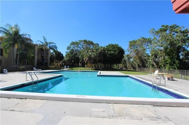 767 SE 1st Way in Deerfield Beach, FL - Building Photo - Building Photo
