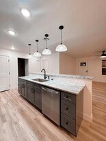 306 N Roney St in Carl Junction, MO - Building Photo