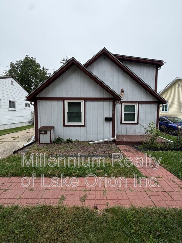 property at 201 W New York Ave