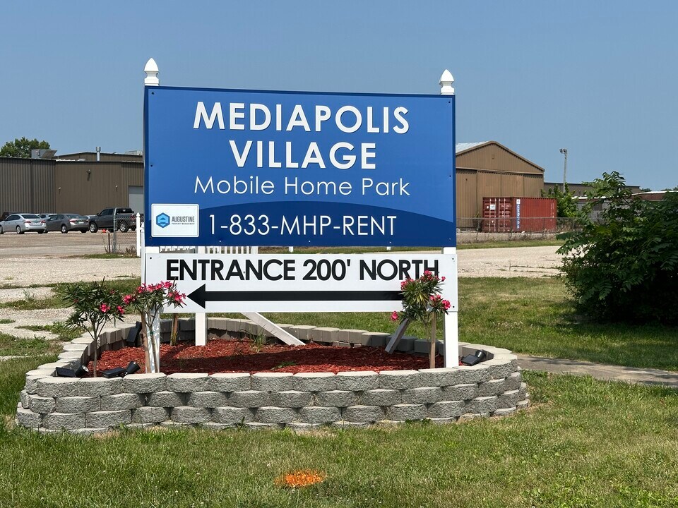 Mediapolis Village in Mediapolis, IA - Foto de edificio