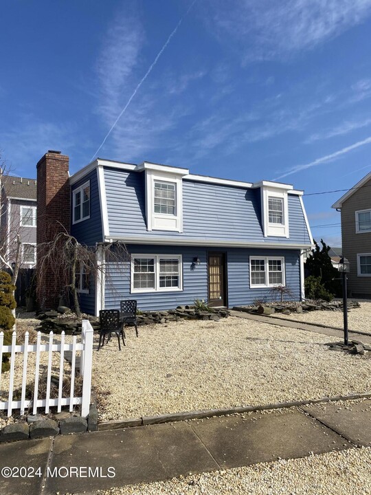 452 Marathon Ct in Lavallette, NJ - Foto de edificio