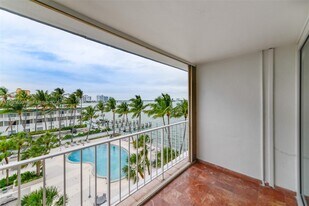 1865 79th Street Causeway in North Bay Village, FL - Building Photo