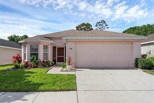 408 Lake Suzanne Dr in Lake Wales, FL - Building Photo