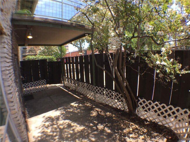 2800 Cole St in Austin, TX - Foto de edificio - Building Photo