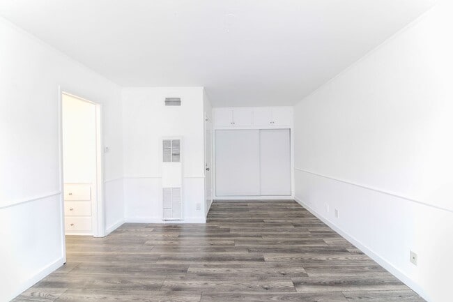 5757 La Mirada Ave in Los Angeles, CA - Building Photo - Building Photo