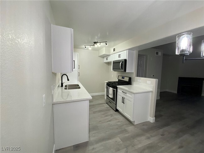 3318 N Decatur Blvd in Las Vegas, NV - Building Photo - Building Photo