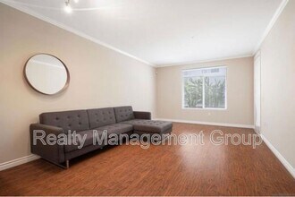 9253 Regents Rd in San Diego, CA - Building Photo - Building Photo