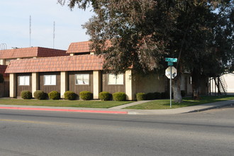 The Murray Apartments in Visalia, CA - Building Photo - Building Photo