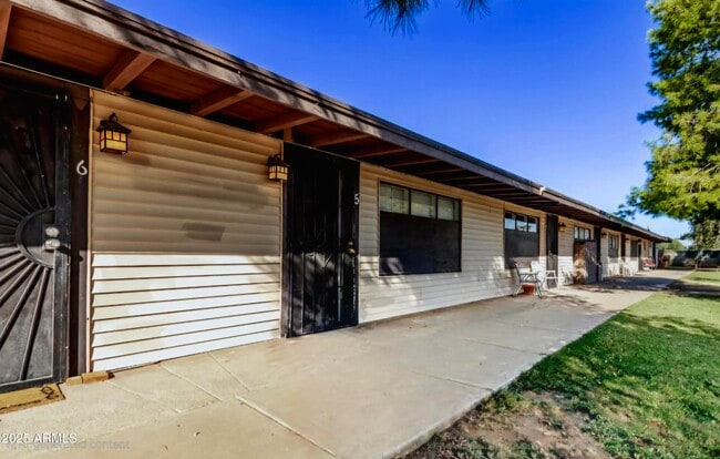 7508 W Orangewood Ave in Glendale, AZ - Building Photo - Building Photo