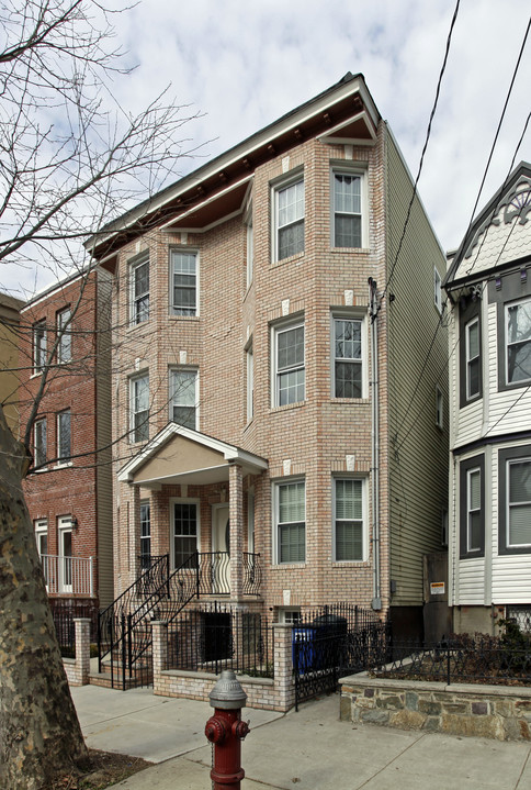 34 Court House Pl in Jersey City, NJ - Building Photo