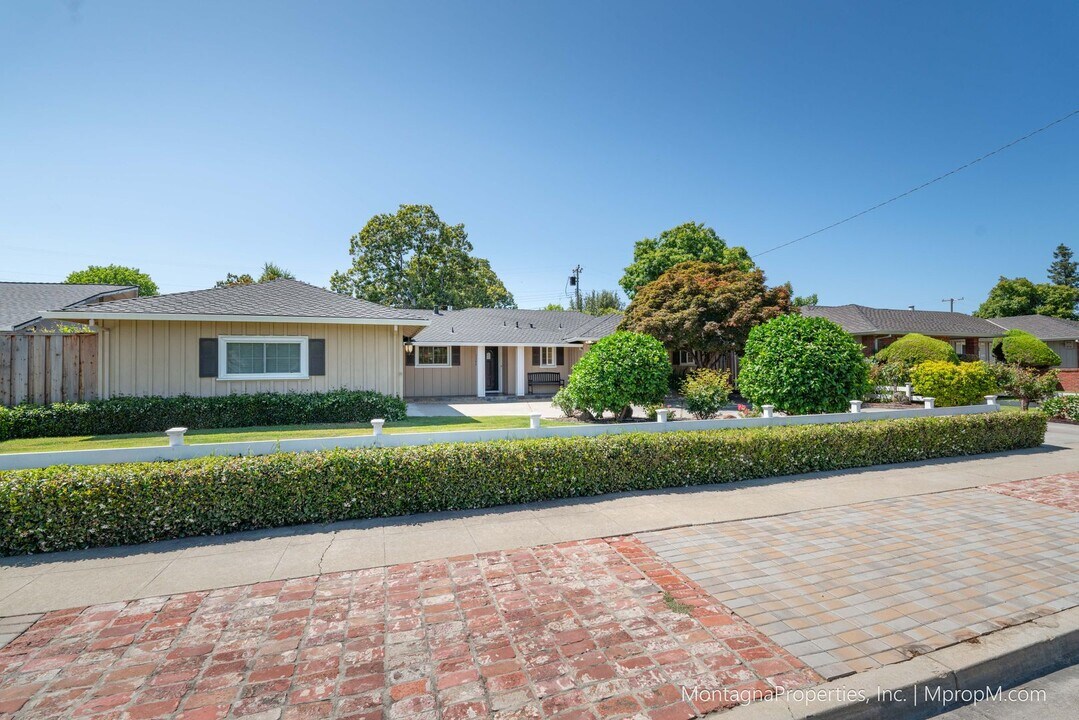 1148 Koch Ln in San Jose, CA - Building Photo