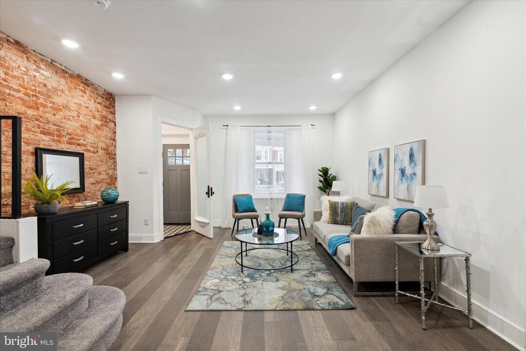 5531 Whitby Ave Photo