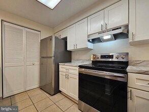 8386B Brockham Dr in Alexandria, VA - Building Photo - Building Photo