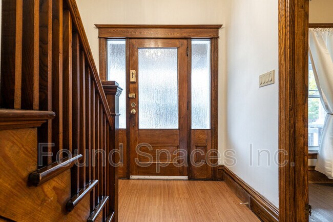 26 Rosslyn Ave N in Hamilton, ON - Building Photo - Building Photo