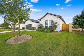 28939 Shady Grove Ln in Fulshear, TX - Building Photo - Building Photo