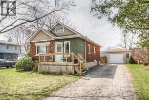 46-42 Second Ave. in Kitchener, ON - Building Photo