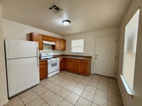 192 Rio Rd in El Paso, TX - Building Photo - Building Photo