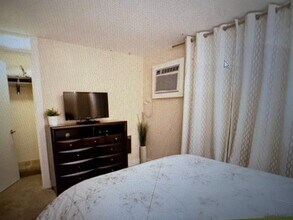 830 W Altgeld St, Unit #1f in Chicago, IL - Building Photo - Building Photo