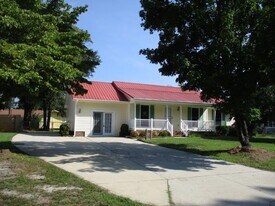 4326 Bridge St in Hope Mills, NC - Building Photo